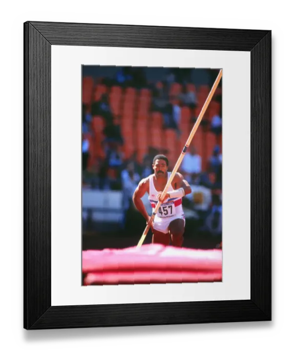 Framed Print : Daley Thompson during the 1988 Olympic decathlon Framed Print : Daley Thompson during the 1988 Olympic decathlon
