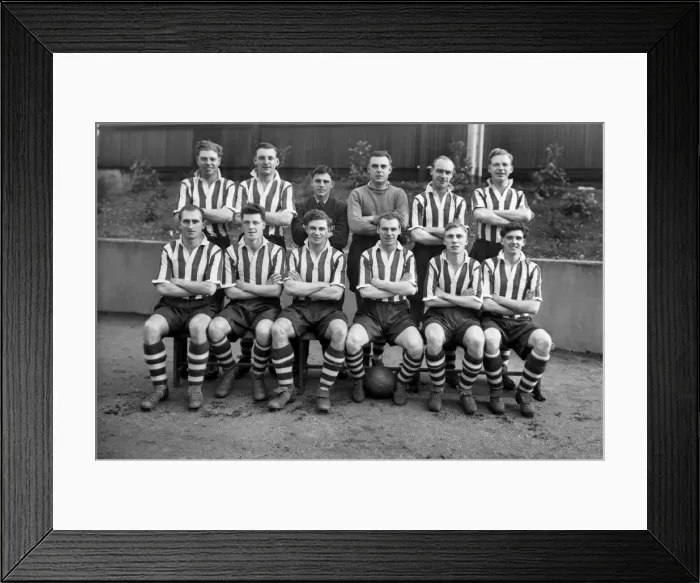 Framed Print : Southampton Team Group 1950 / 51 Framed Print : Southampton Team Group 1950 / 51