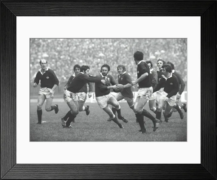 Framed Print : Ray Gravell makes a break in the 1976 Five Nations Framed Print : Ray Gravell makes a break in the 1976 Five Nations