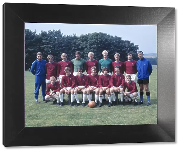 Burnley F. C Team Group 1971  /  72