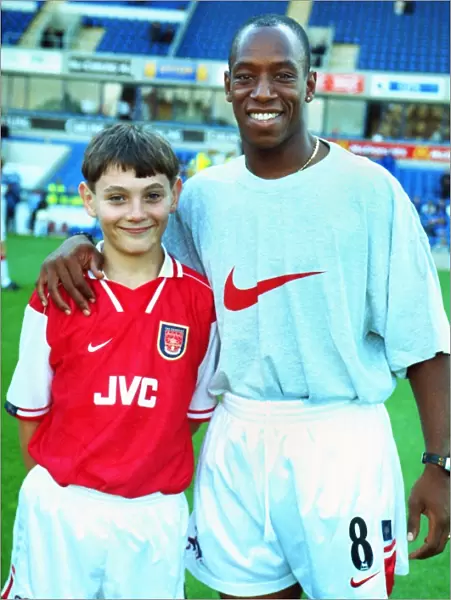 Football Leicester City v Arsenal. Ian Wright with Arsenal Mascot Steve Rose