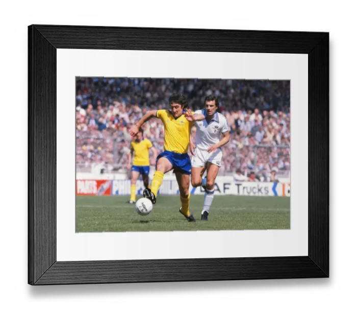 Framed Print : Football - FA Cup Final 1980 - West Ham United vs. Arsenal Framed Print : Football - FA Cup Final 1980 - West Ham United vs. Arsenal
