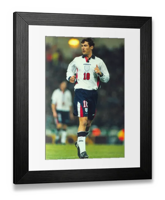 Framed Print : Football - International Friendly - England vs. Cameroon. Chris Sutton of England Framed Print : Football - International Friendly - England vs. Cameroon. Chris Sutton of England