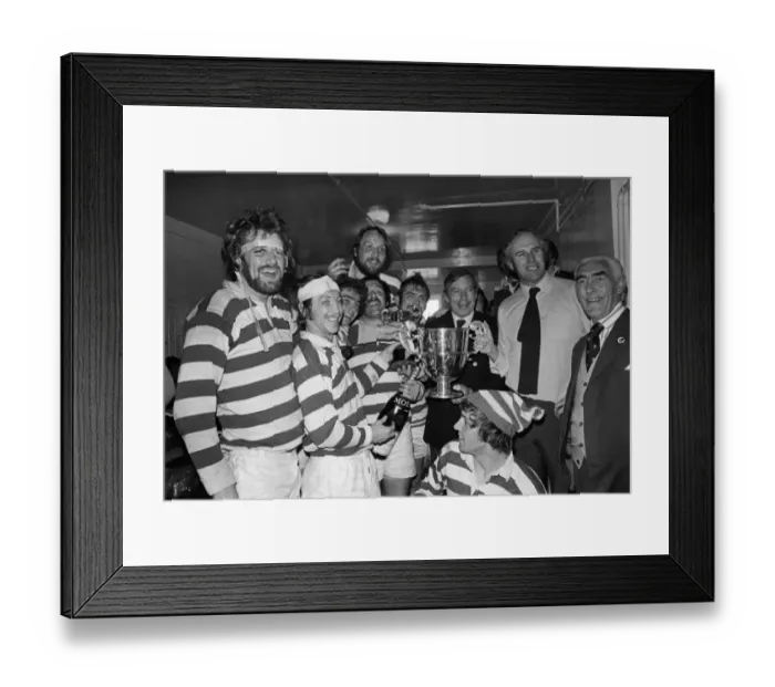 Framed Print : Jack Rowell & his Gosforth team celebrate winning the 1976 John Player Cup