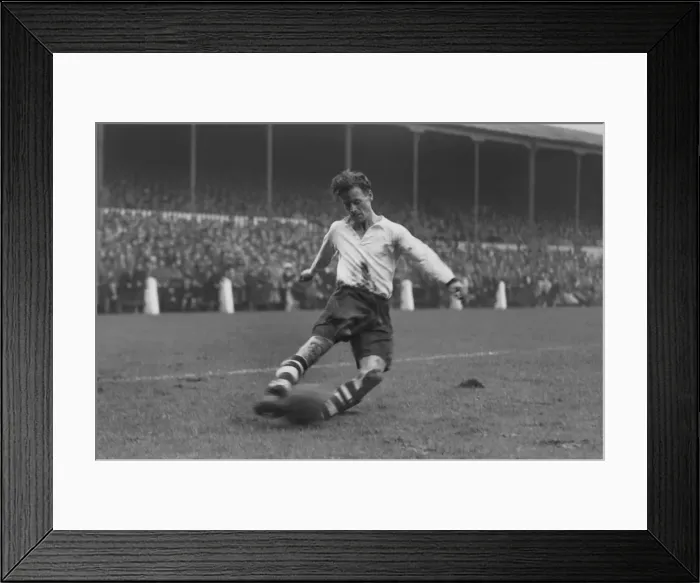 Framed Print : Tom Finney - Preston North End Framed Print : Tom Finney - Preston North End