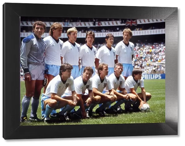 England line up before facing Argentina at the 1986 World Cup