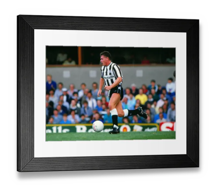 Framed Print : Paul Gascoigne on the ball for Newcastle United in 1987 Framed Print : Paul Gascoigne on the ball for Newcastle United in 1987