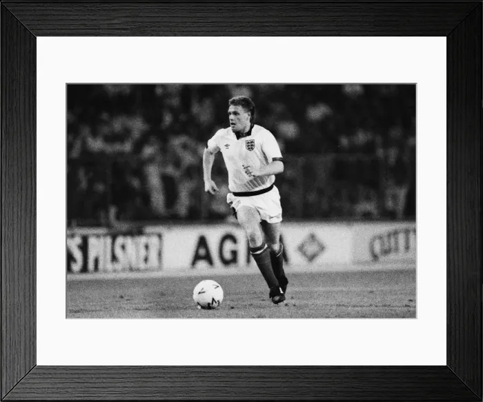 Framed Print : Paul Gascoigne on the ball during his first start for England in 1989 Framed Print : Paul Gascoigne on the ball during his first start for England in 1989
