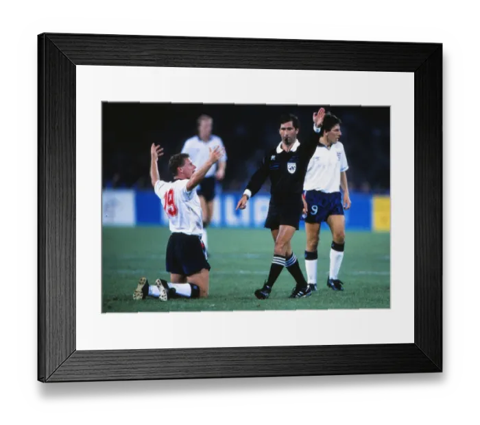 Framed Print : Paul Gascoigne appeals for a foul at Italia 90 Framed Print : Paul Gascoigne appeals for a foul at Italia 90