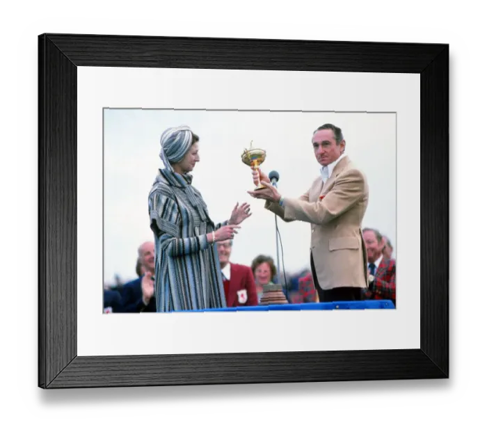 Framed Print : United States captain Dow Finsterwald lifts the Ryder Cup in 1977 Framed Print : United States captain Dow Finsterwald lifts the Ryder Cup in 1977