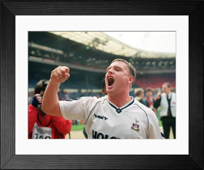 Framed Print : Paul Gascoigne celebrates victory over Arsenal in the 1991 FA Cup semi-final Framed Print : Paul Gascoigne celebrates victory over Arsenal in the 1991 FA Cup semi-final
