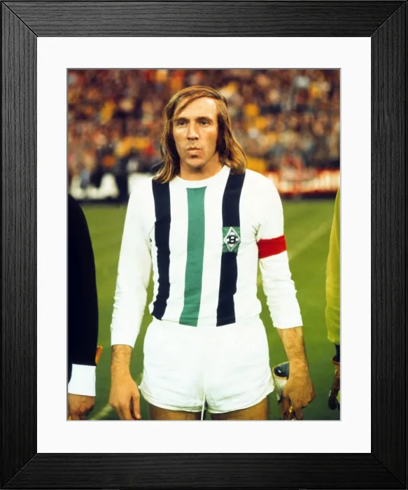 Framed Print : Gunter Netzer - Borussia Monchengladbach Framed Print : Gunter Netzer - Borussia Monchengladbach