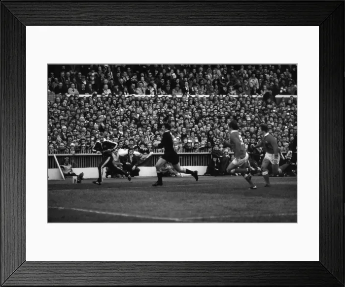 Framed Print : Graham Mourie scores a try for the All Blacks in Cardiff in 1980 Framed Print : Graham Mourie scores a try for the All Blacks in Cardiff in 1980