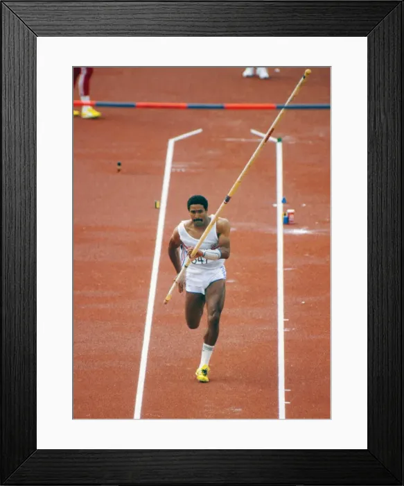 Framed Print : Daley Thompson at the 1983 Helsinki World Championships Framed Print : Daley Thompson at the 1983 Helsinki World Championships