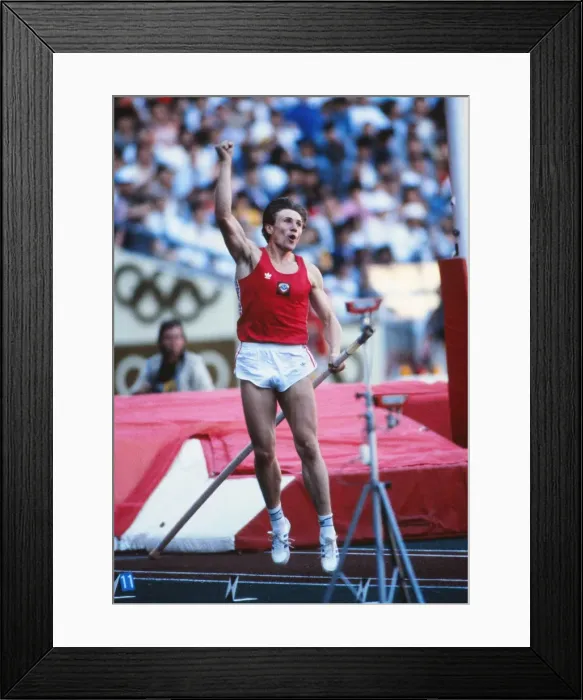 Framed Print : Sergey Bubka - 1988 Seoul Olympics - Mens Pole Vault Framed Print : Sergey Bubka - 1988 Seoul Olympics - Mens Pole Vault