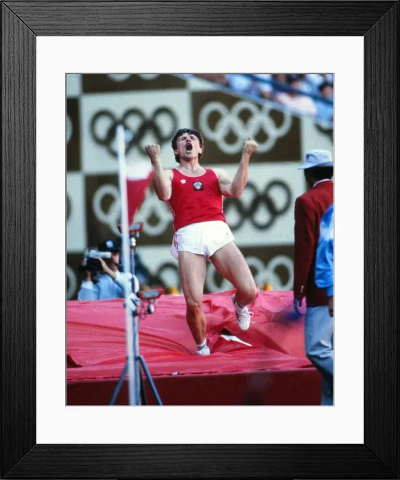 Framed Print : 1988 Seoul Olympics: Mens Pole Vault