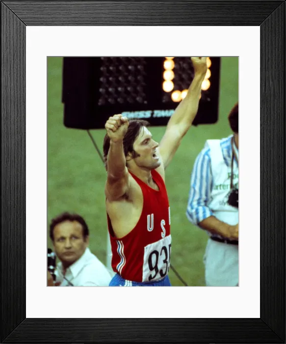 Framed Print : Bruce Jenner celebrates winning decathlon gold at the 1976 Montreal Olympics Framed Print : Bruce Jenner celebrates winning decathlon gold at the 1976 Montreal Olympics