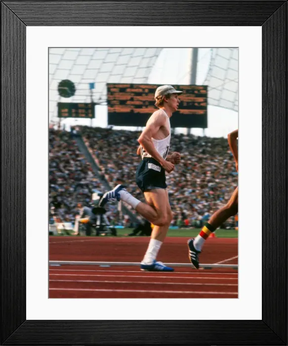 Framed Print : Dave Wottle at the 1972 Munich Olympics Framed Print : Dave Wottle at the 1972 Munich Olympics