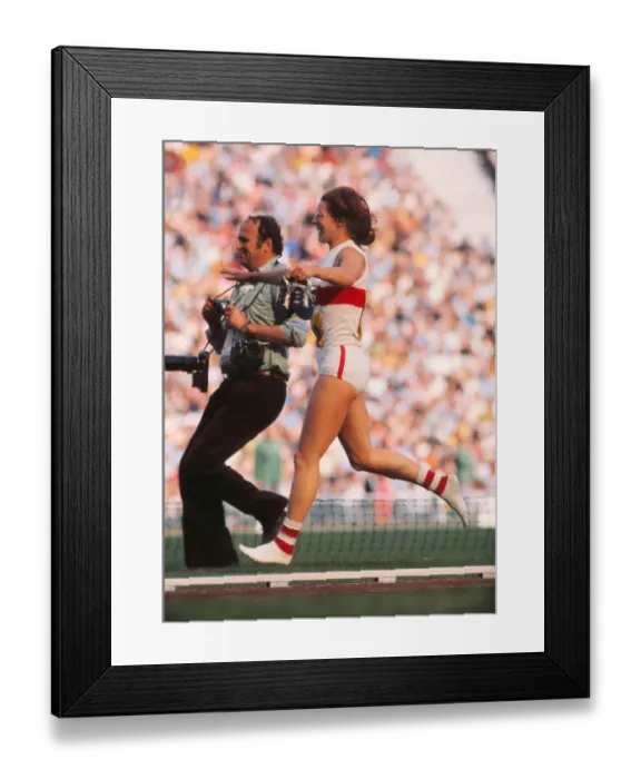 Framed Print : 1972 Munich Olympics - Womens 4x100m Relay Framed Print : 1972 Munich Olympics - Womens 4x100m Relay