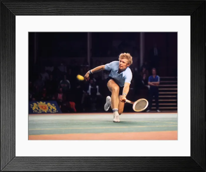 Framed Print : Mark Cox at the 1975 Rothmans International Tennis Trophy Framed Print : Mark Cox at the 1975 Rothmans International Tennis Trophy