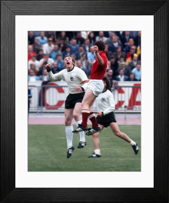 Framed Print : Euro72 Final: W Germany 3 USSR 0