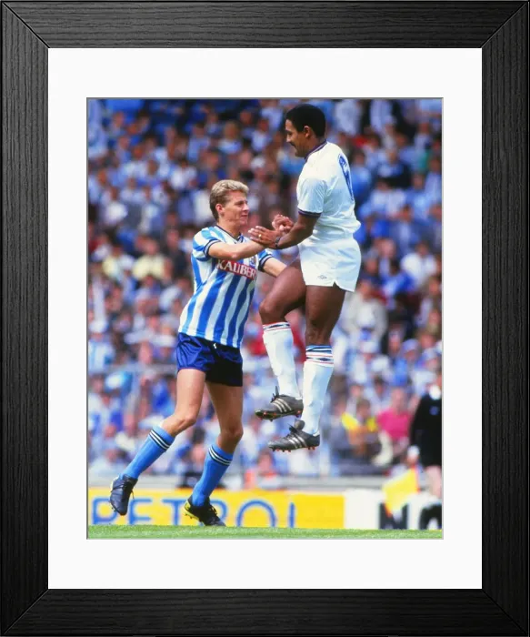 Framed Print : Daley Thompson and Steve Cram at Wembley in 1987 Framed Print : Daley Thompson and Steve Cram at Wembley in 1987