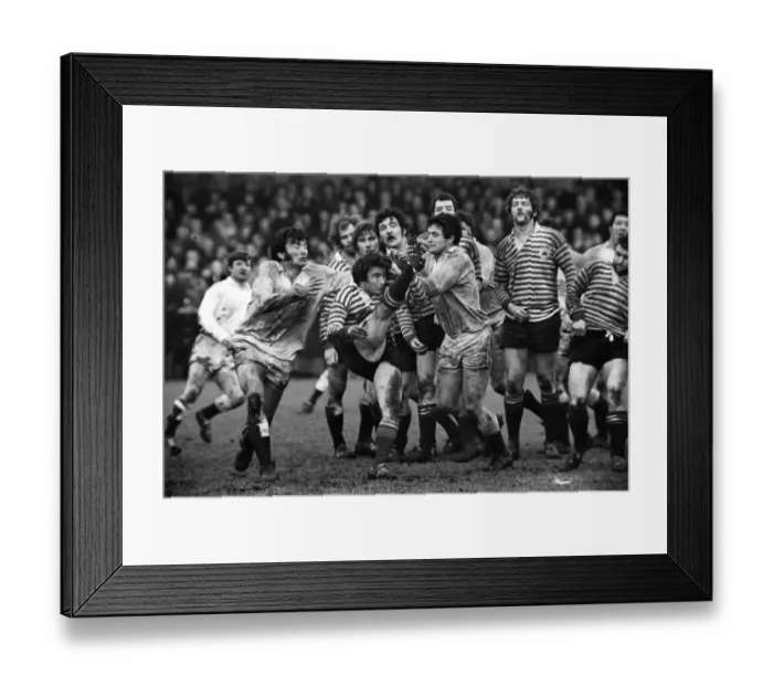 Framed Print : Nigel Starmer-Smith kicks for Surrey during the 1971 County Championship Final Framed Print : Nigel Starmer-Smith kicks for Surrey during the 1971 County Championship Final