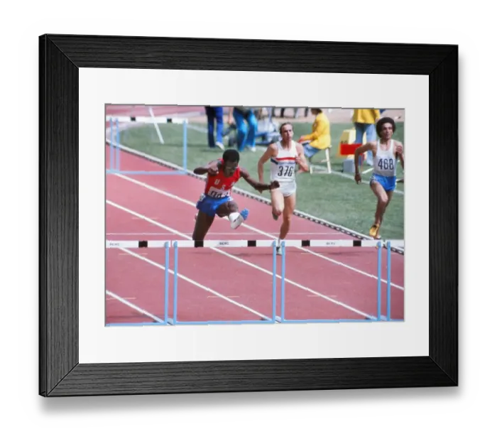 Framed Print : Ed Moses at the 1976 Montreal Olympics Framed Print : Ed Moses at the 1976 Montreal Olympics