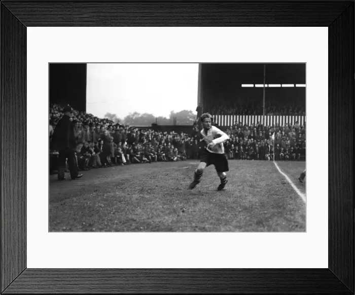 Framed Print : Tom Finney - Preston North End Framed Print : Tom Finney - Preston North End