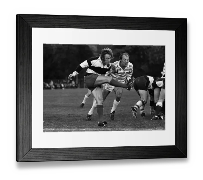Framed Print : Jan Webster kicks ahead for the Barbarians Framed Print : Jan Webster kicks ahead for the Barbarians