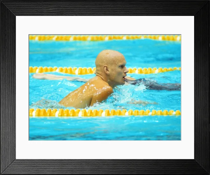 Framed Print : Duncan Goodhew - 1976 Montreal Olympics - Mens Swimming Framed Print : Duncan Goodhew - 1976 Montreal Olympics - Mens Swimming