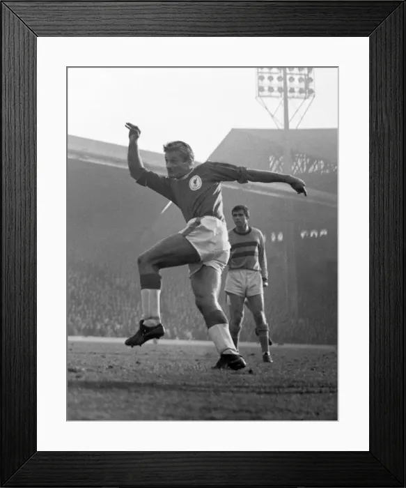 Framed Print : Roger Hunt - Liverpool Framed Print : Roger Hunt - Liverpool
