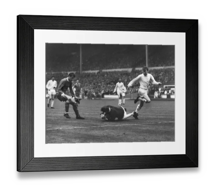 Framed Print : Leeds Uniteds Gary Sprake makes a save during the 1965 FA Cup Final Framed Print : Leeds Uniteds Gary Sprake makes a save during the 1965 FA Cup Final
