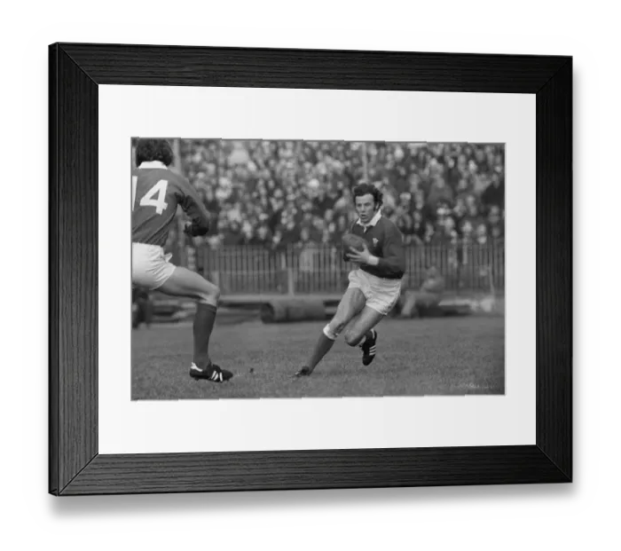 Framed Print : Wales JJ Williams - 1977 Five Nations Framed Print : Wales JJ Williams - 1977 Five Nations