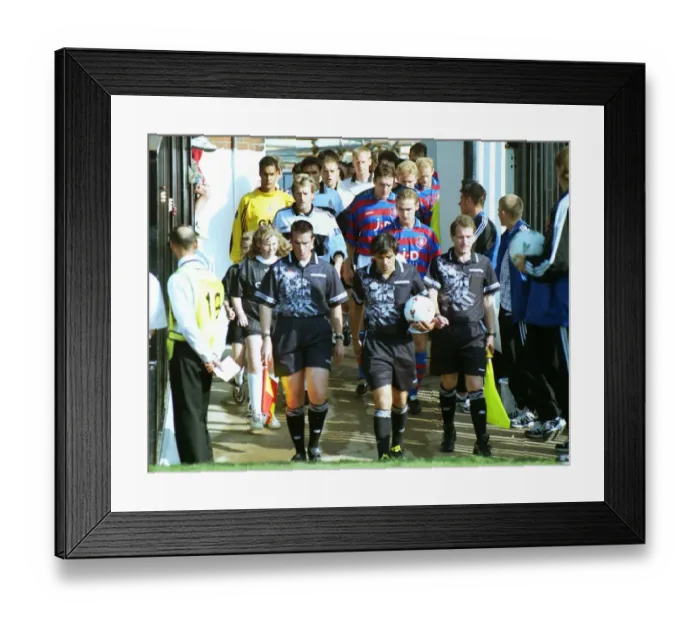 Framed Print : Fulham 3 Oldham Athletic 1 Framed Print : Fulham 3 Oldham Athletic 1