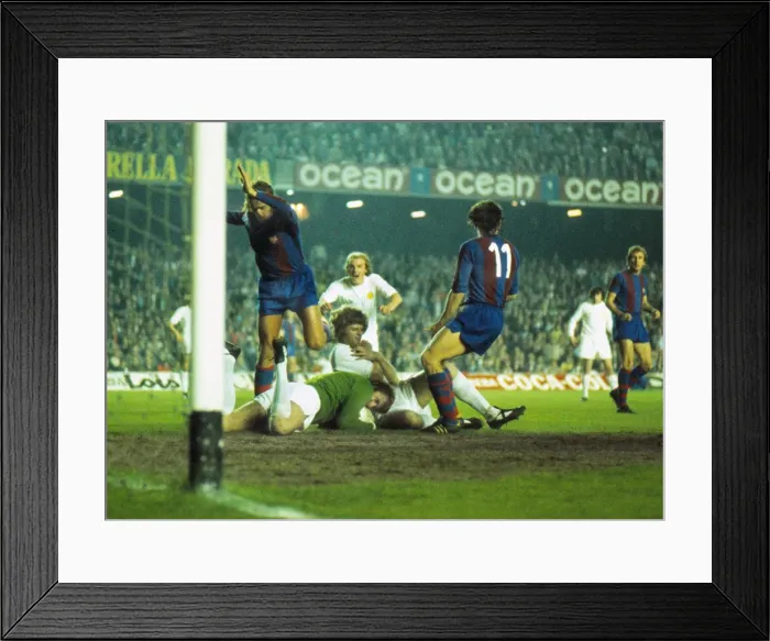 Framed Print : Leeds United goalkeeper David Stewart makes a save during the 1975 European Cup semi-final Framed Print : Leeds United goalkeeper David Stewart makes a save during the 1975 European Cup semi-final