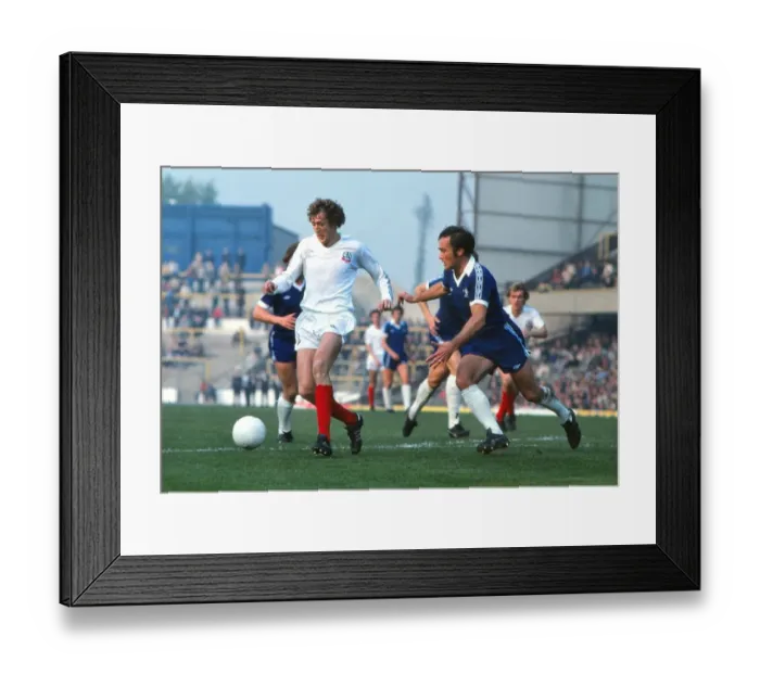 Framed Print : Boltons Alan Gowling and Chelseas Ron Harris Framed Print : Boltons Alan Gowling and Chelseas Ron Harris
