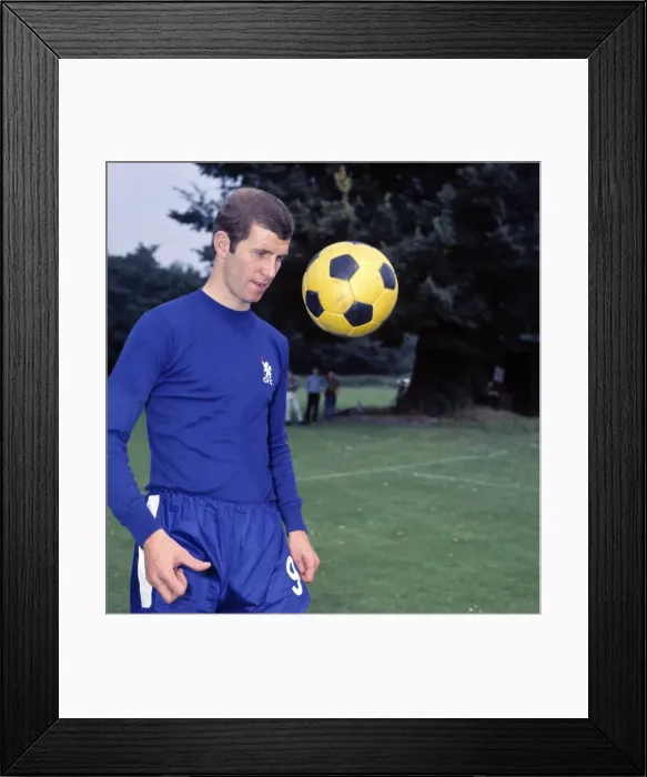 Framed Print : Peter Osgood - Chelsea Framed Print : Peter Osgood - Chelsea