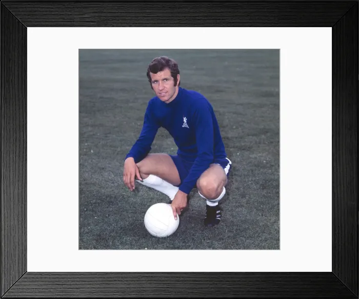Framed Print : Peter Osgood - Chelsea Framed Print : Peter Osgood - Chelsea