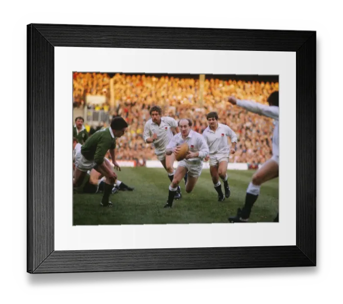 Framed Print : Les Cusworth on the ball for England in the 1984 Five Nations