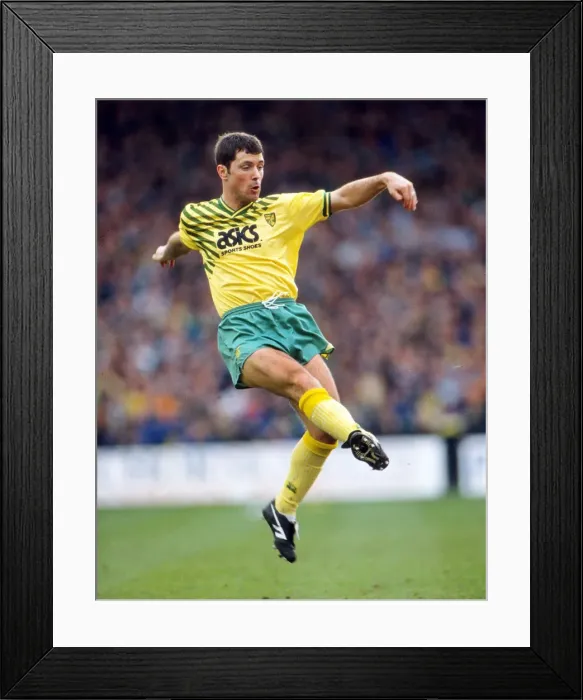 Framed Print : Mark Bowen - Norwich City Framed Print : Mark Bowen - Norwich City