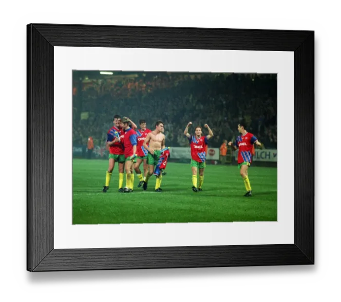 Framed Print : Norwich City players celebrate victory over Bayern Munich in the 1993 / 4 UEFA Cup Framed Print : Norwich City players celebrate victory over Bayern Munich in the 1993 / 4 UEFA Cup