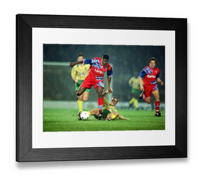 Framed Print : Norwich City take on Bayern Munich in the 1993 / 4 UEFA Cup Framed Print : Norwich City take on Bayern Munich in the 1993 / 4 UEFA Cup