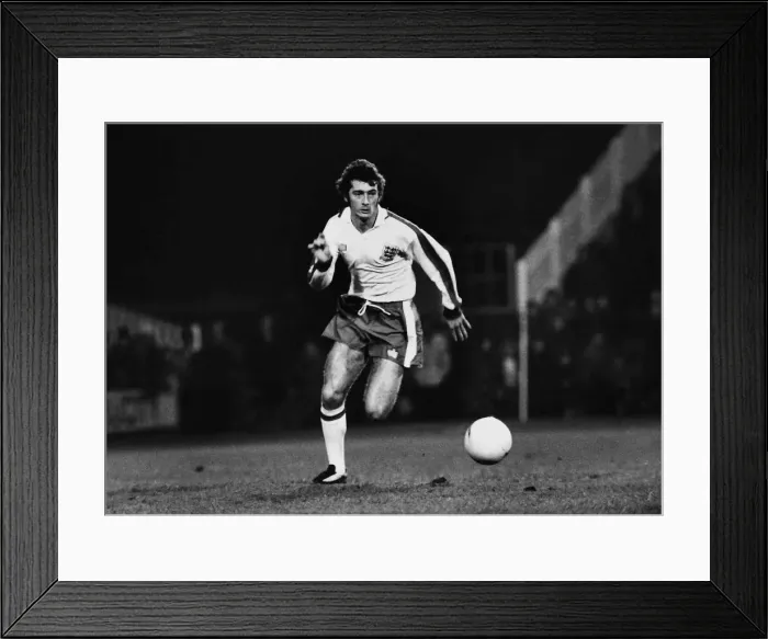 Framed Print : Trevor Francis - England U23 Framed Print : Trevor Francis - England U23