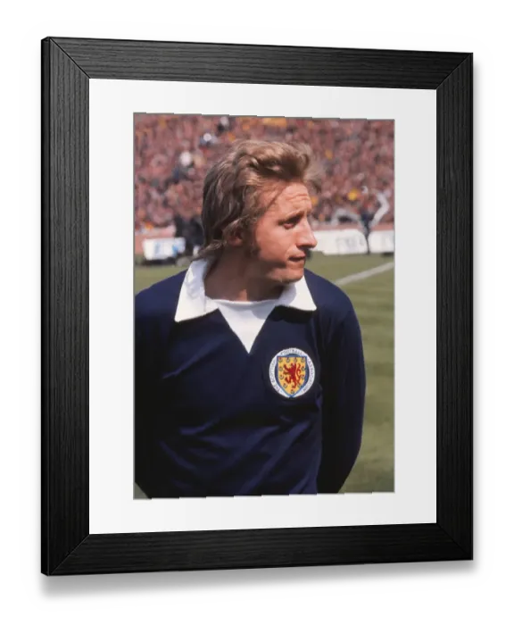 Framed Print : Scotlands Denis Law - 1972 British Home Championship Framed Print : Scotlands Denis Law - 1972 British Home Championship