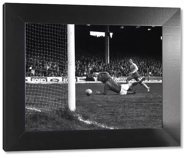 Kieth Weller scores for Chelsea in 1970  /  1