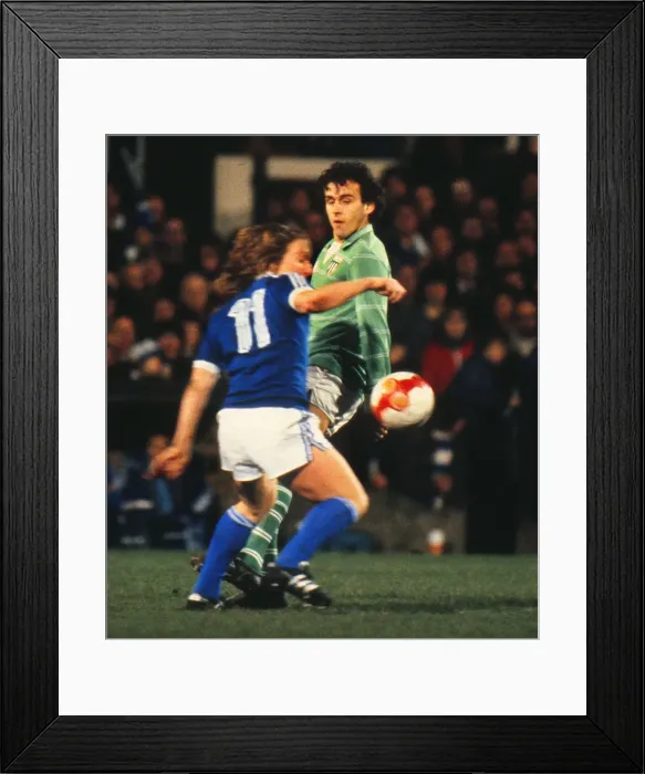 Framed Print : St Etiennes Michel Platini - 1981 UEFA Cup Framed Print : St Etiennes Michel Platini - 1981 UEFA Cup
