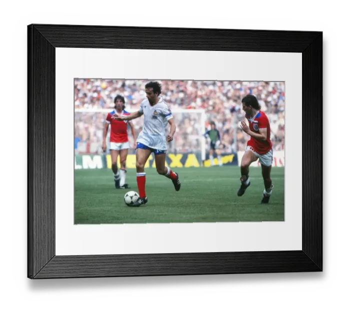 Framed Print : Frances Michel Platini and Englands Bryan Robson - 1982 World Cup Framed Print : Frances Michel Platini and Englands Bryan Robson - 1982 World Cup