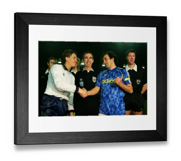 Framed Print : Gary Lineker and Peter Shilton shake hands before Peter Shiltons Testimonial Framed Print : Gary Lineker and Peter Shilton shake hands before Peter Shiltons Testimonial