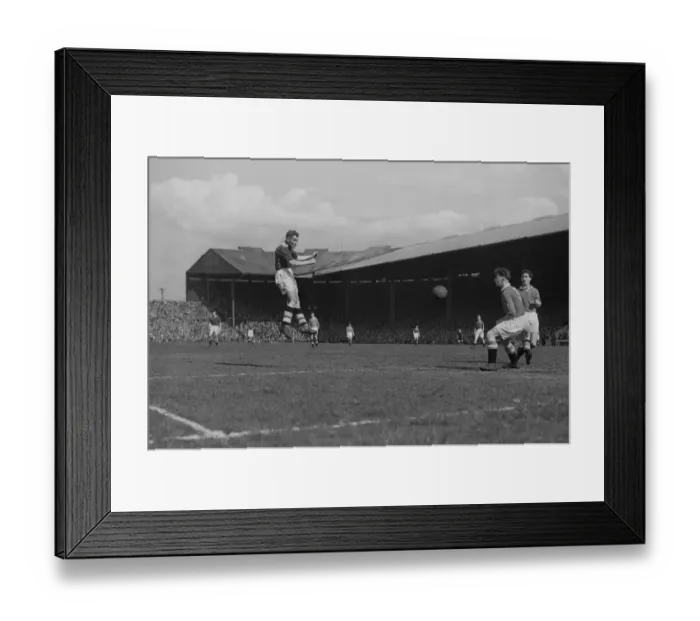 Framed Print : Chelseas Roy Bentley scores against Manchester United in 1954  /  55